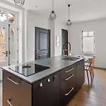 & Sde Privatives Dans Maison Partagee בית הארחה