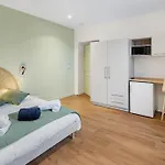 & Sde Privatives Dans Maison Partagee בית הארחה