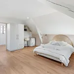 & Sde Privatives Dans Maison Partagee בית הארחה