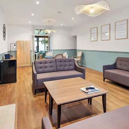 & Sde Privatives Dans Maison Partagee 게스트하우스 3*