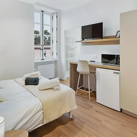 & Sde Privatives Dans Maison Partagee 게스트하우스