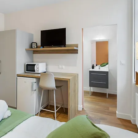& Sde Privatives Dans Maison Partagee