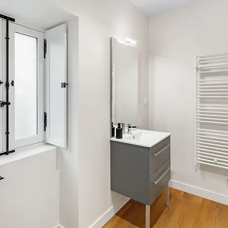 & Sde Privatives Dans Maison Partagee 3*