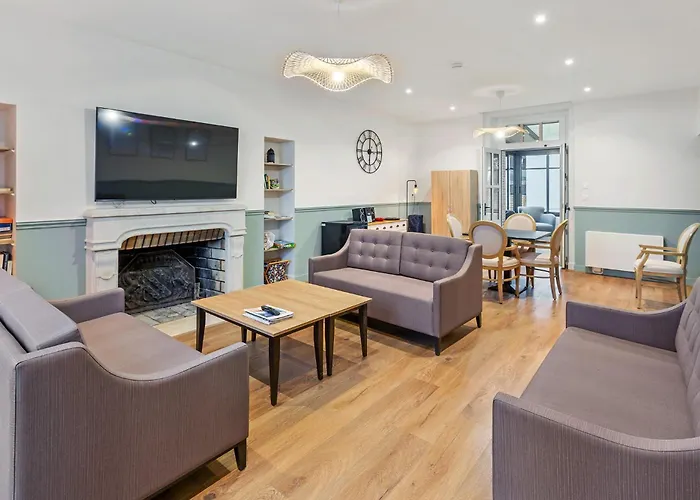 بيت ضيافة & Sde Privatives Dans Maison Partagee كليسون