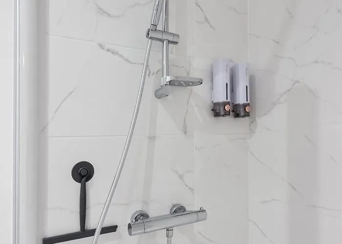 & Sde Privatives Dans Maison Partagee بيت ضيافة كليسون