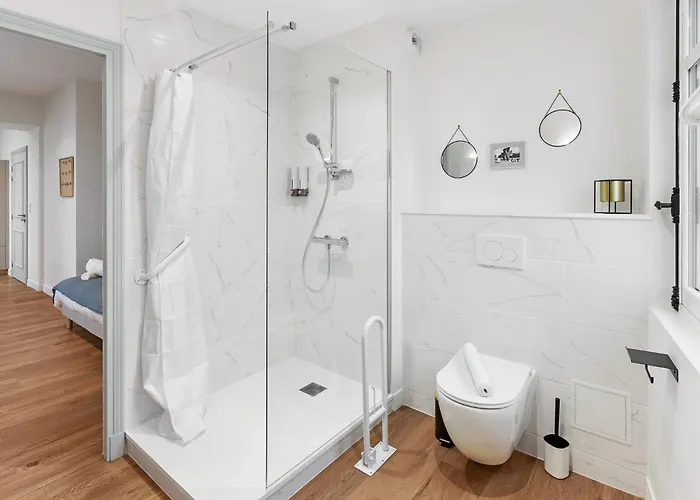 & Sde Privatives Dans Maison Partagee 3*