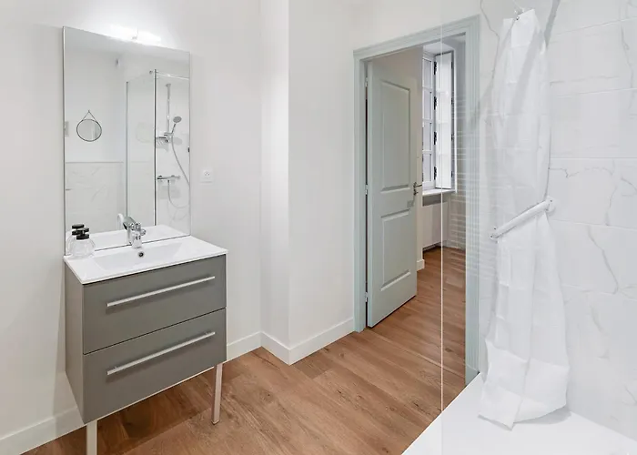 & Sde Privatives Dans Maison Partagee 3* كليسون