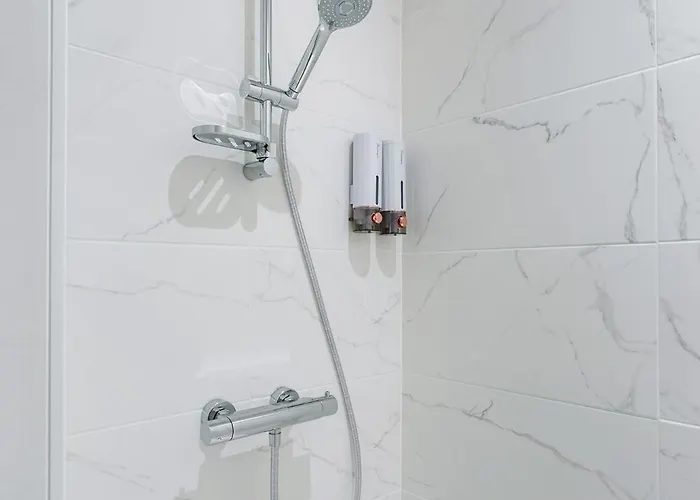 & Sde Privatives Dans Maison Partagee