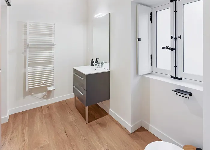 & Sde Privatives Dans Maison Partagee 3*