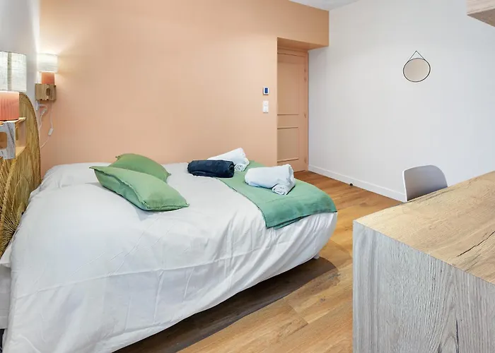 & Sde Privatives Dans Maison Partagee 3* 클리송