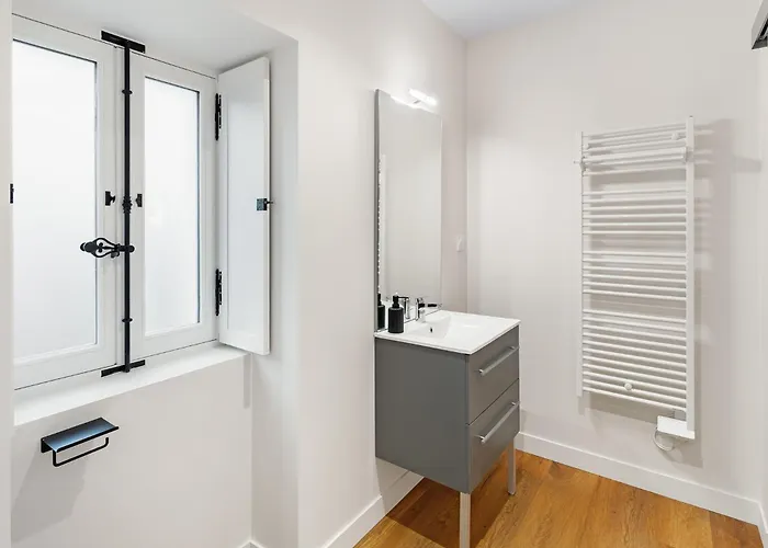 & Sde Privatives Dans Maison Partagee 3*