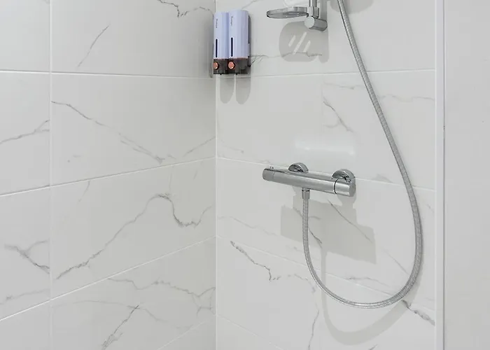 بيت ضيافة & Sde Privatives Dans Maison Partagee كليسون